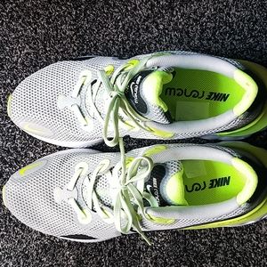 Mens Nike renew size 9 5